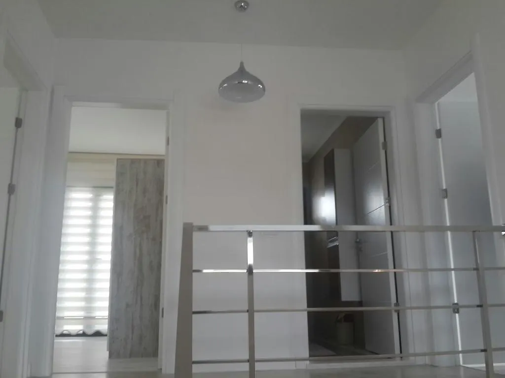 Ada Villas Beverly Hills 쿠사다시 0*,
