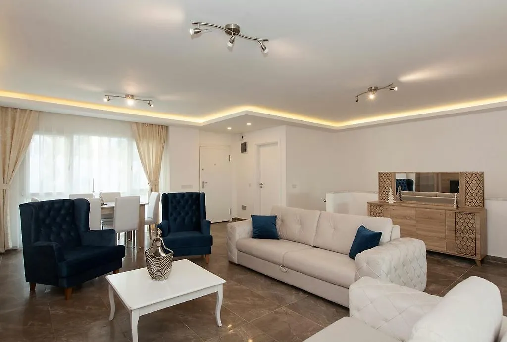 Ada Villas Beverly Hills 쿠사다시