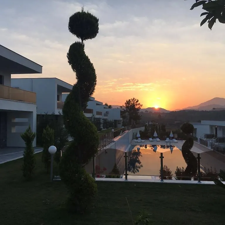 Ada Villas Beverly Hills 쿠사다시